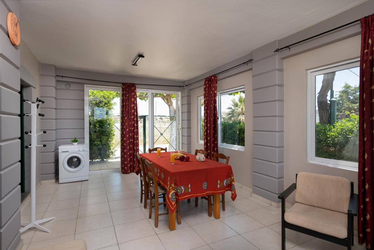 Villa Petrakis Afrathias Garden House Kalamaki  Exterior foto